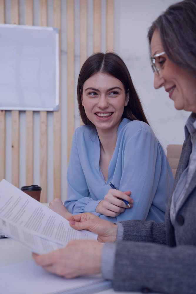 young-person-during-intership-min2